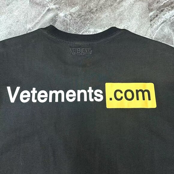 Vetements Black Short-Sleeve T-Shirt - Picture 5 of 8